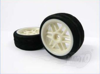 02020 Tire and wheel on-road, 2stk