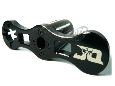hjulnøgle 17mm og flywheel holder.